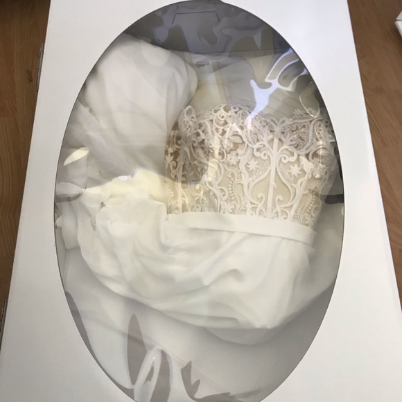 L’Amour by Calla Blanche wedding dress size 4 - Picture 5 of 9